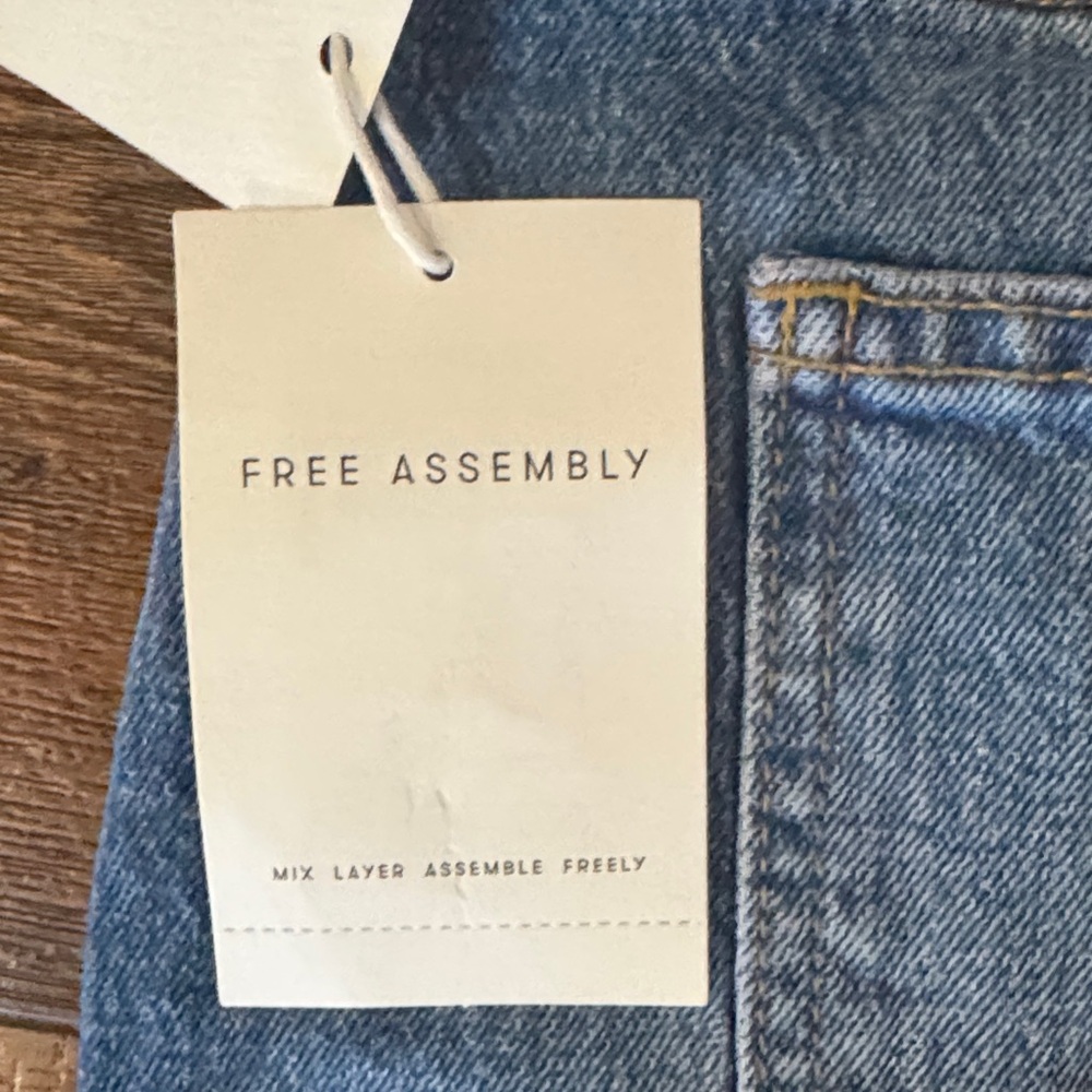 Barrel Leg Size 6 Free Assembly High-Rise Light Blue Mom Jeans - Picture 5 of 9
